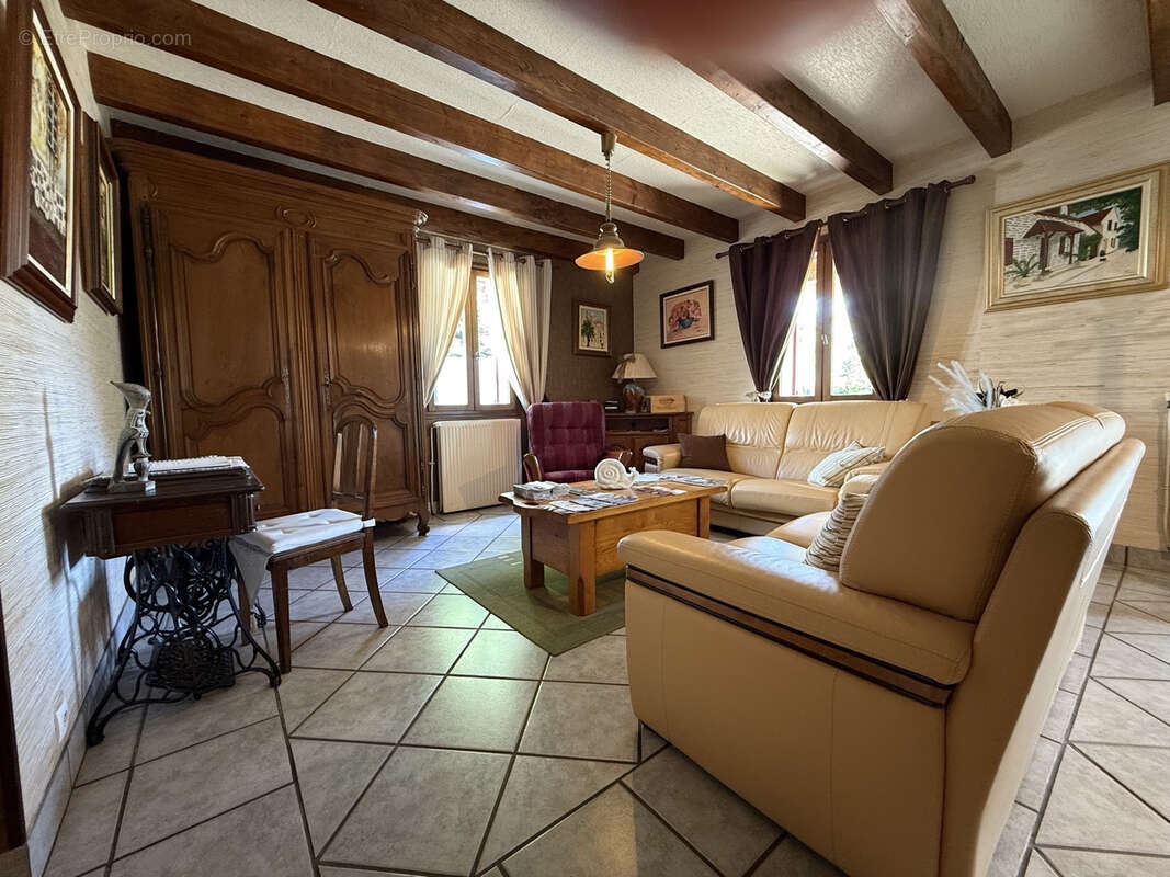 Maison à LONGECOURT-EN-PLAINE