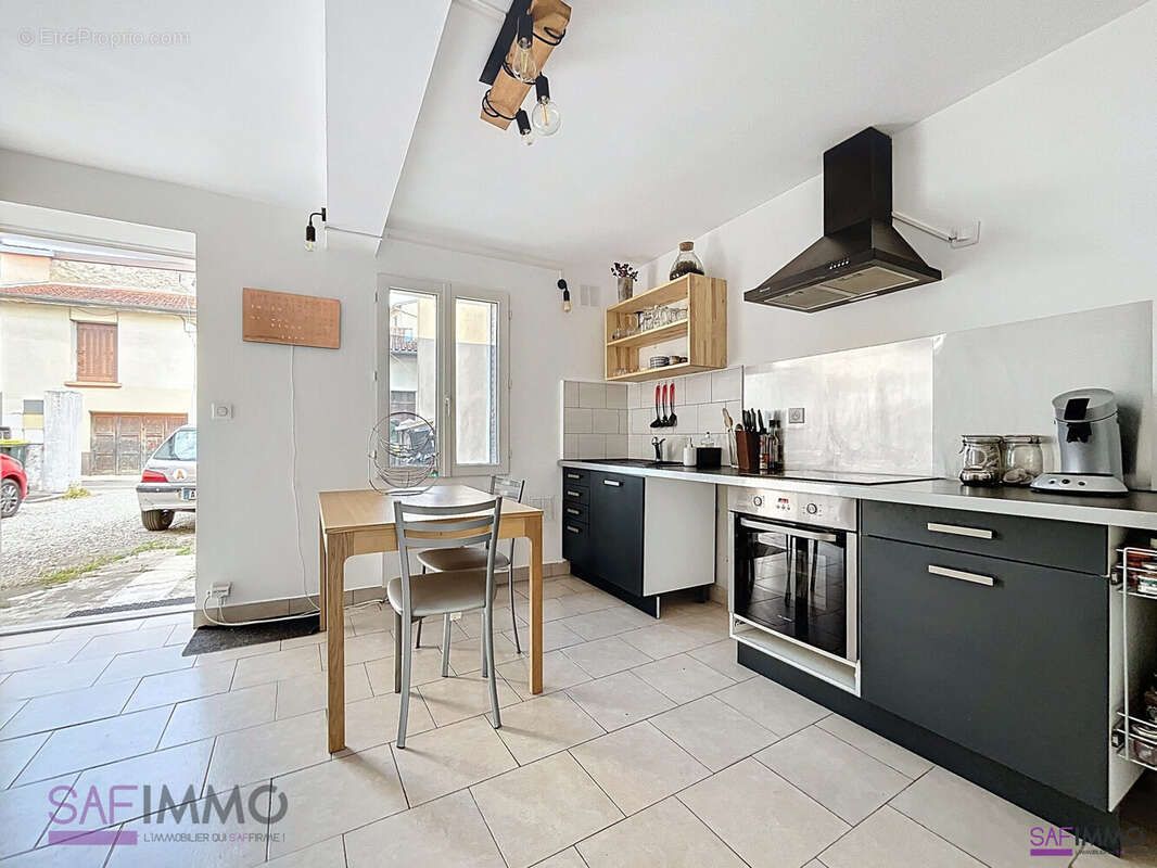 Appartement à SAINT-GENIS-LAVAL