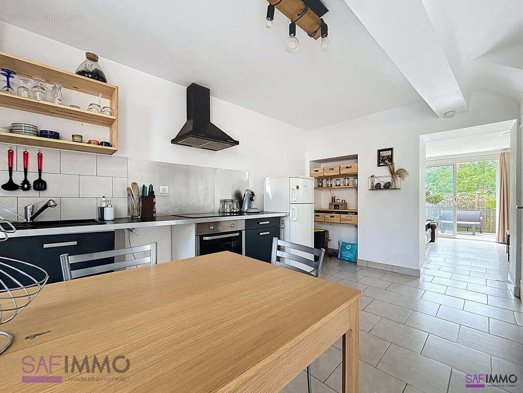 Appartement à SAINT-GENIS-LAVAL