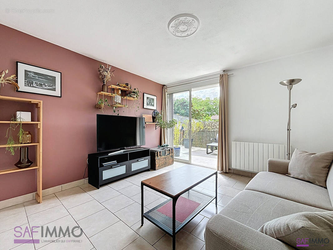 Appartement à SAINT-GENIS-LAVAL