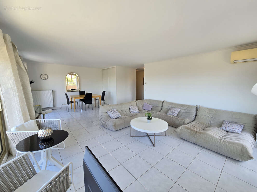 Appartement à MANDELIEU-LA-NAPOULE