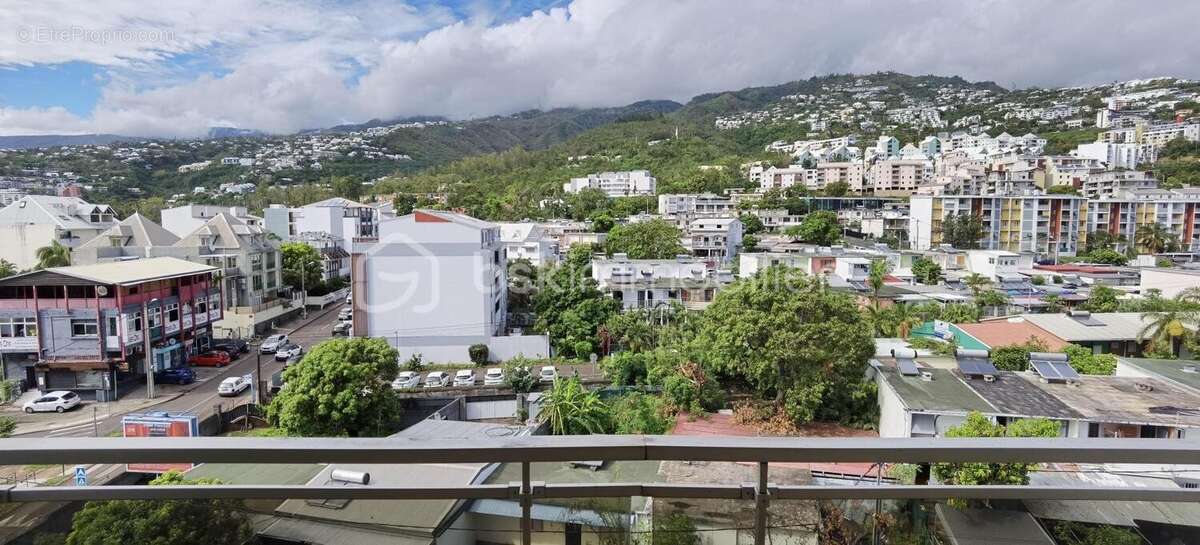 Appartement à SAINT-DENIS