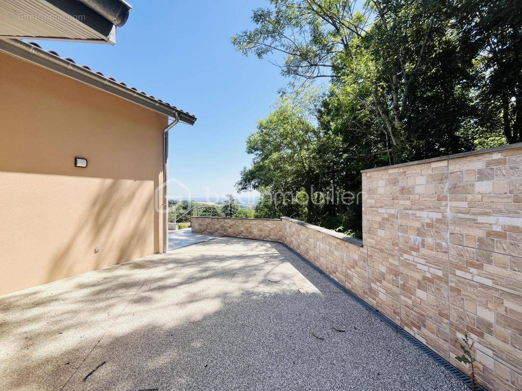 Maison à VILLE-SUR-JARNIOUX