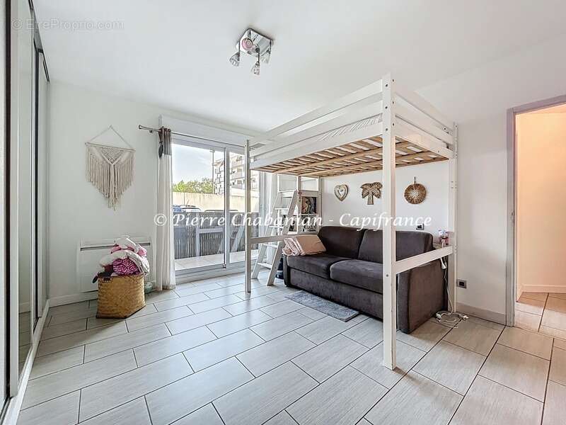 Appartement à COLLONGES-SOUS-SALEVE