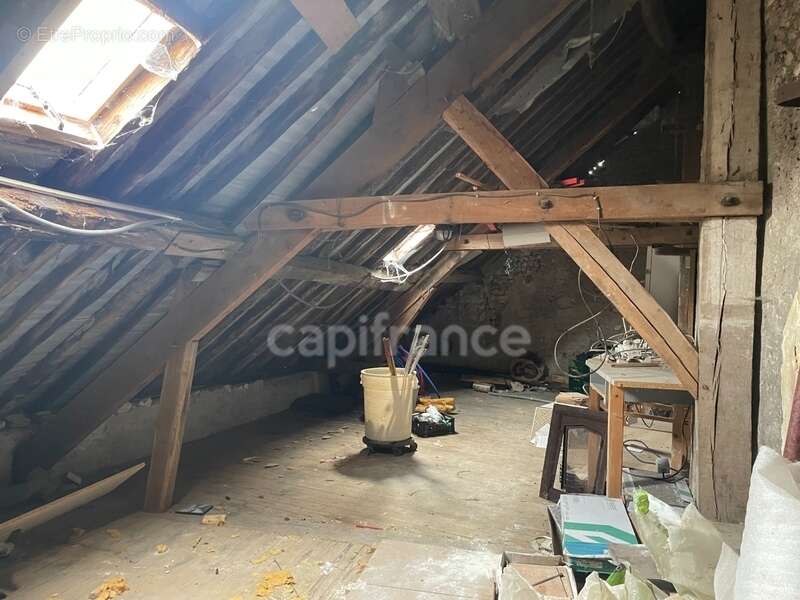 Maison à BRIENON-SUR-ARMANCON