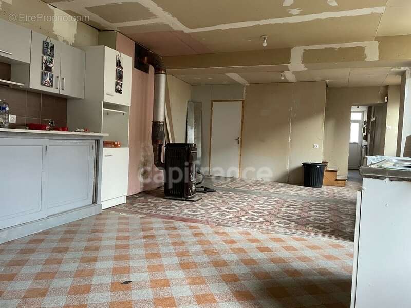 Maison à BRIENON-SUR-ARMANCON