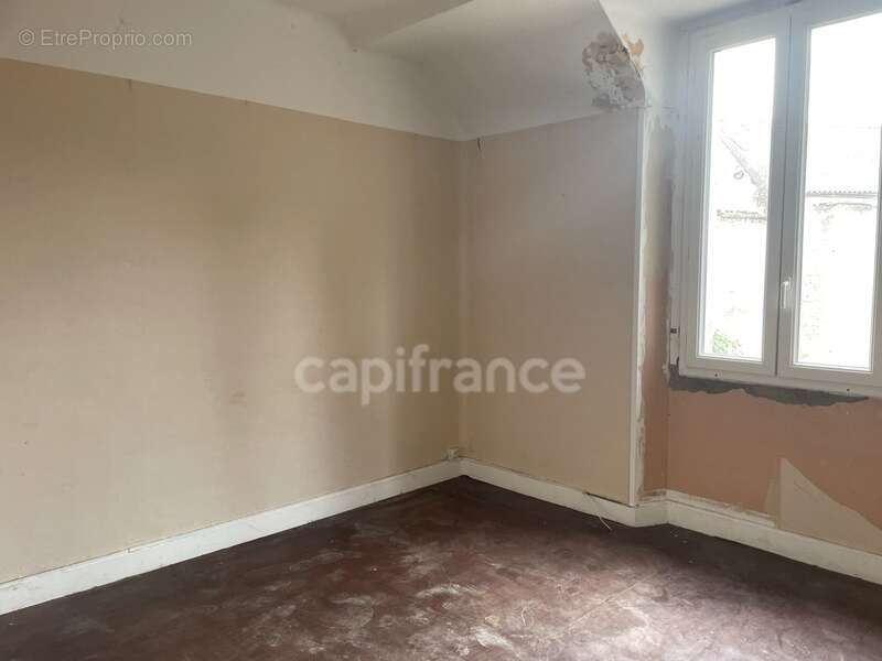 Maison à BRIENON-SUR-ARMANCON