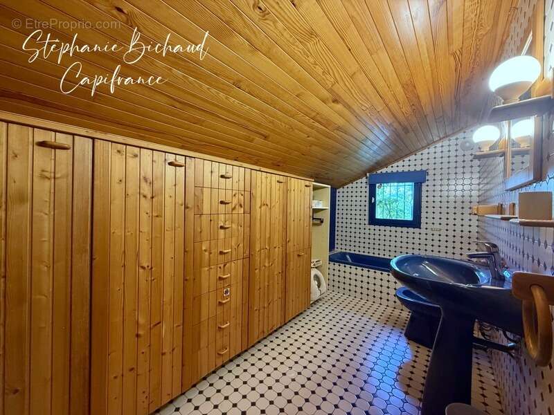 Maison à CHATEAUVIEUX