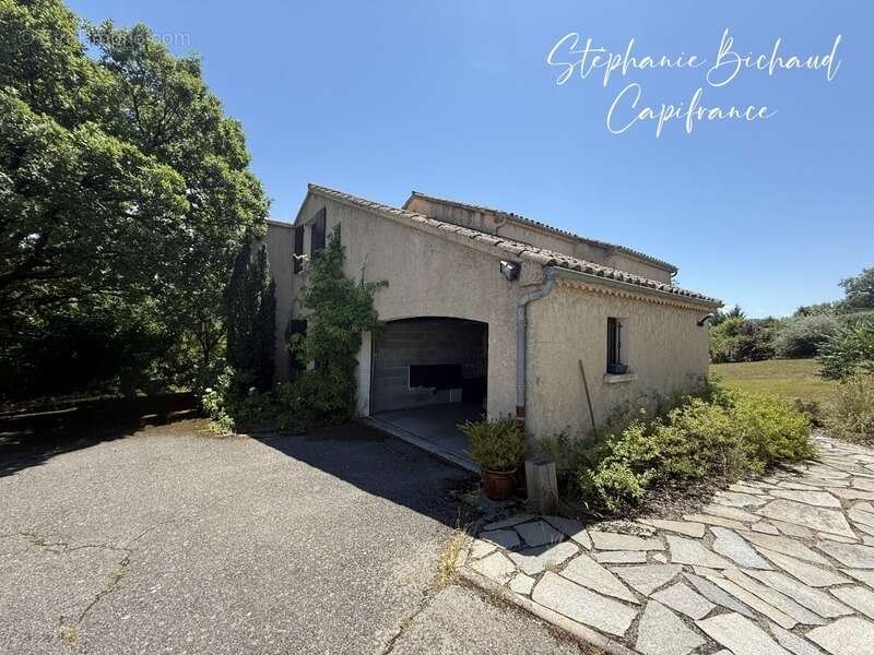 Maison à CHATEAUVIEUX