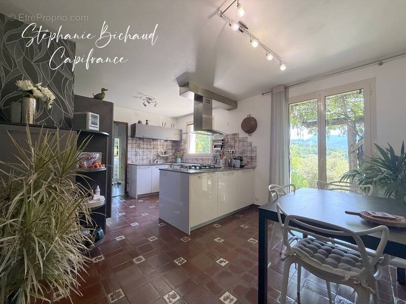 Maison à CHATEAUVIEUX