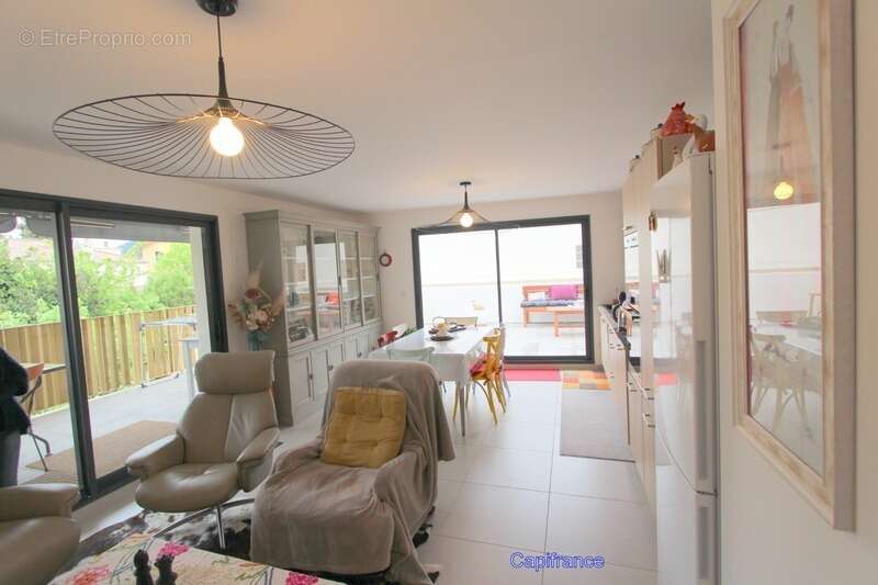 Appartement à GUILHERAND-GRANGES