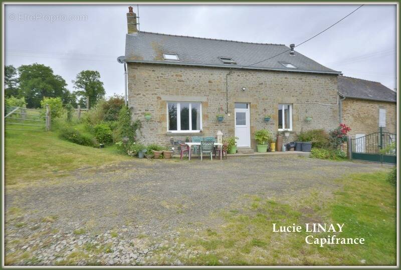 Maison à SAINT-DENIS-DE-GASTINES