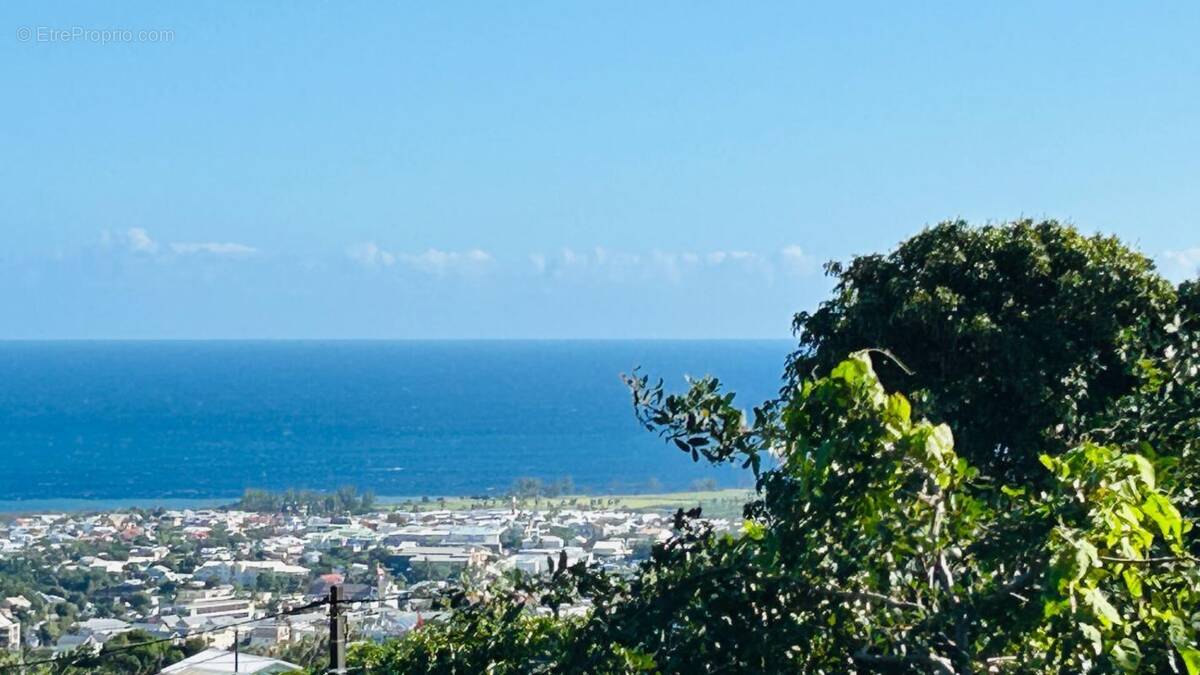 Terrain à SAINT-JOSEPH