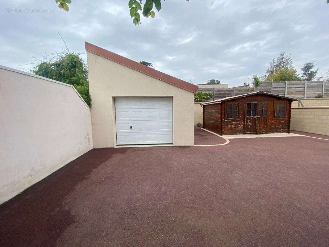 Maison à AGON-COUTAINVILLE