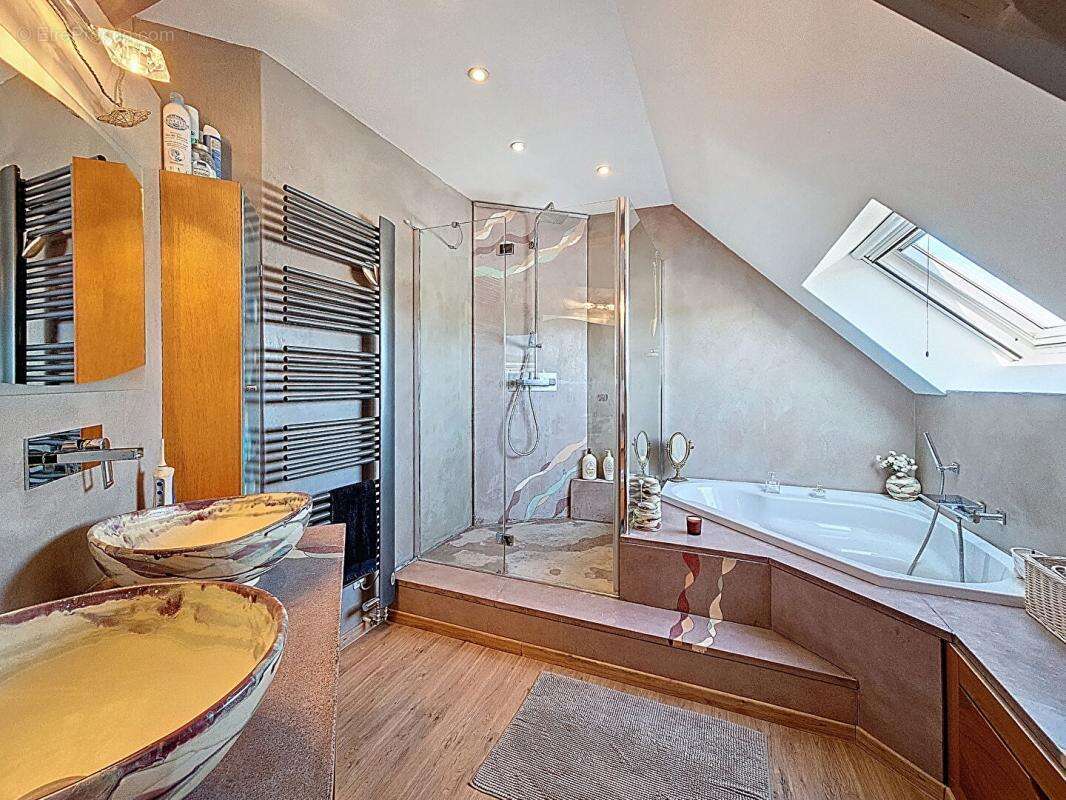 Maison à FRESNAY-SUR-SARTHE