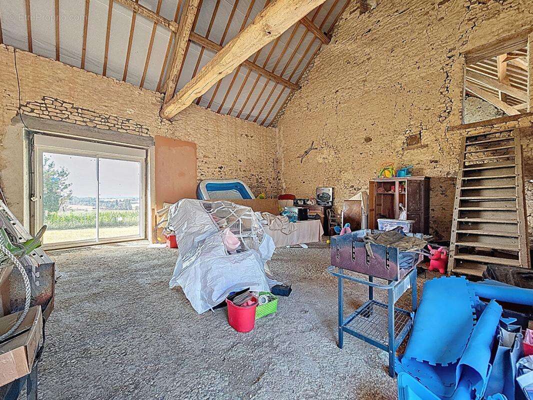 Maison à FRESNAY-SUR-SARTHE