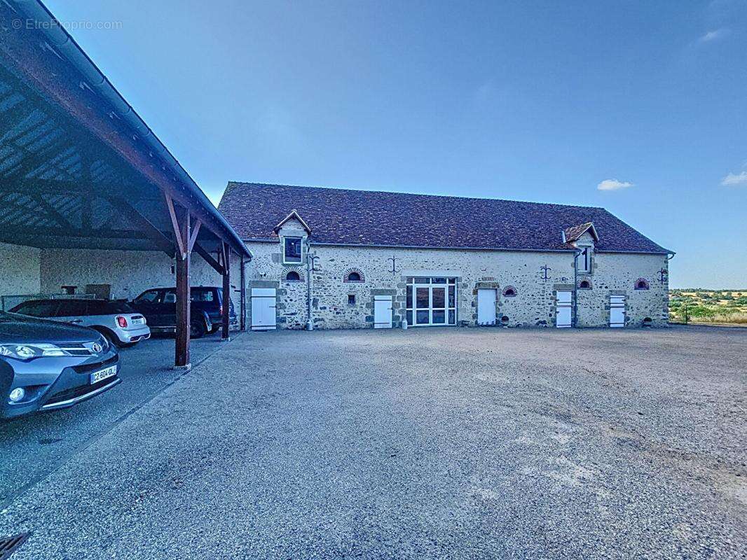 Maison à FRESNAY-SUR-SARTHE