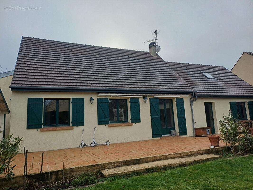 Maison à LACROIX-SAINT-OUEN