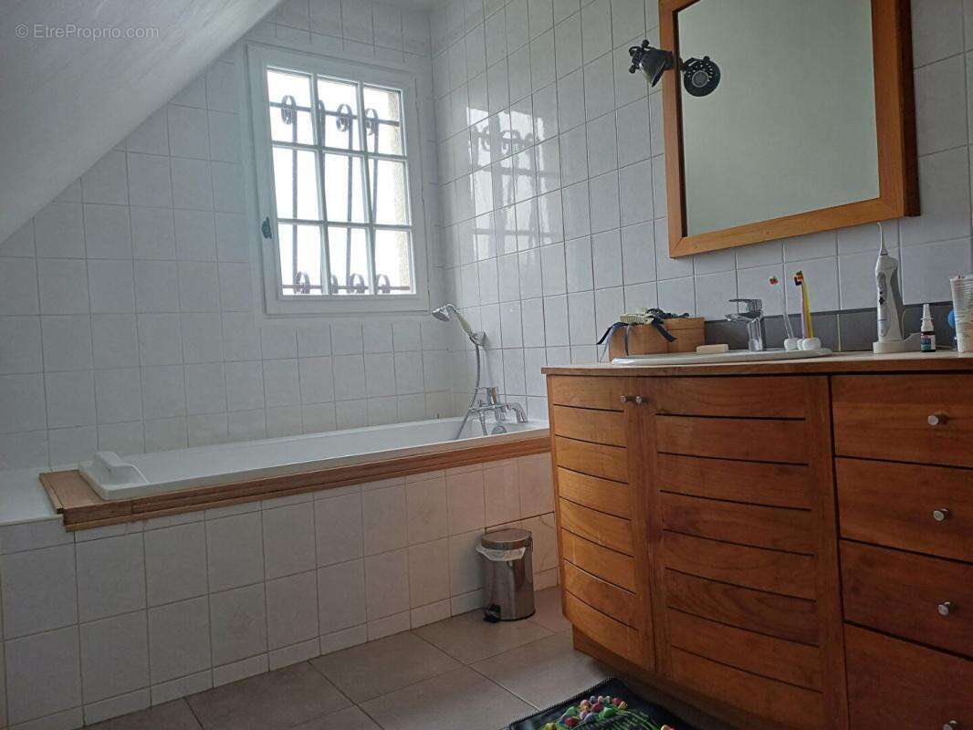 Maison à LACROIX-SAINT-OUEN