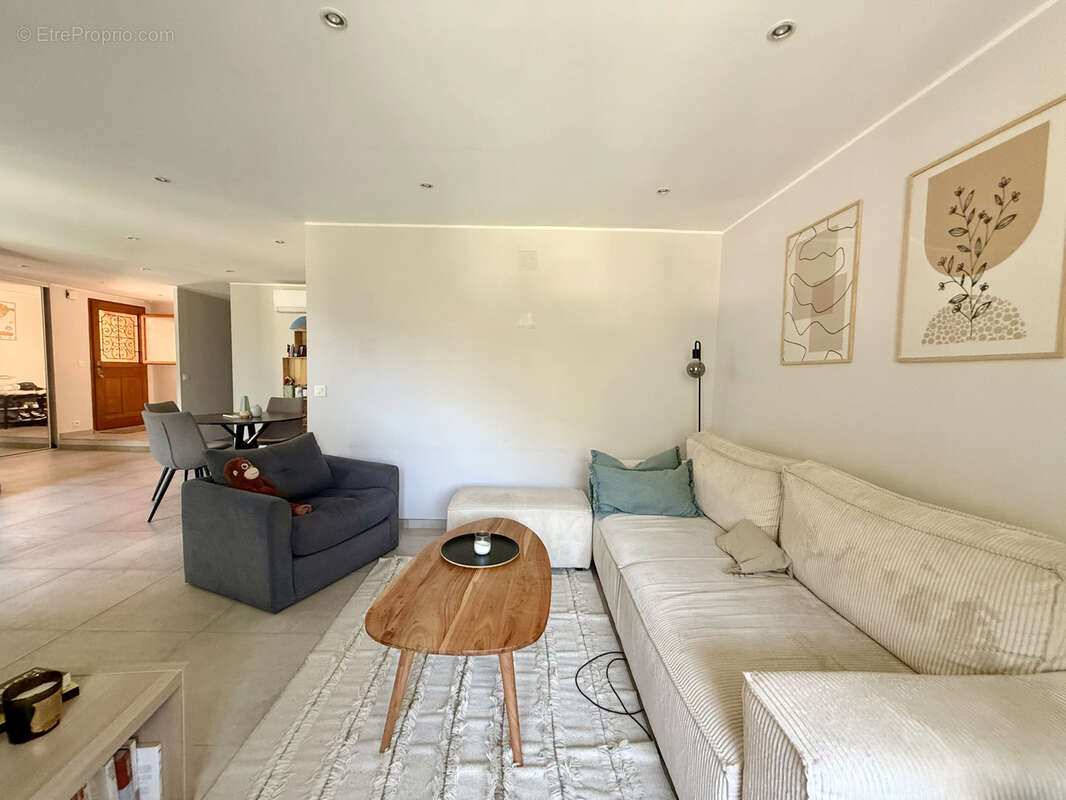 Appartement à ROQUEBRUNE-CAP-MARTIN