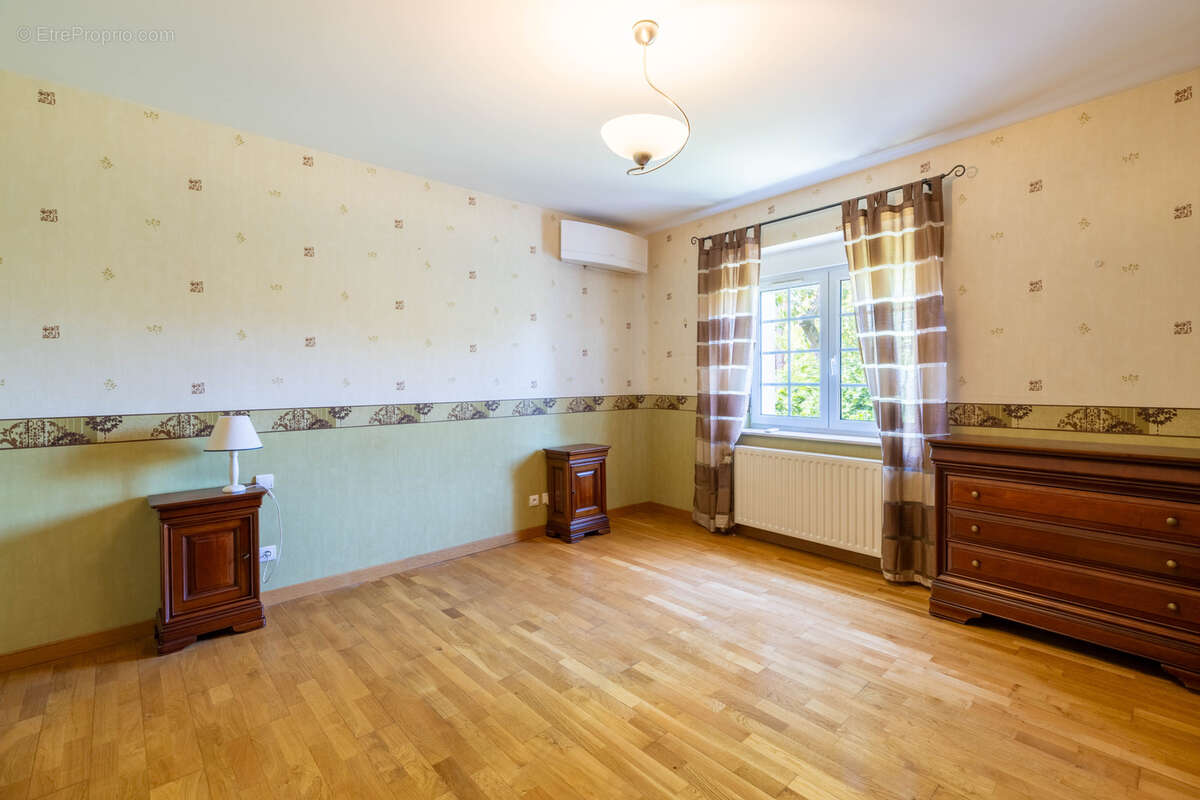 Maison à CONFLANS-EN-JARNISY