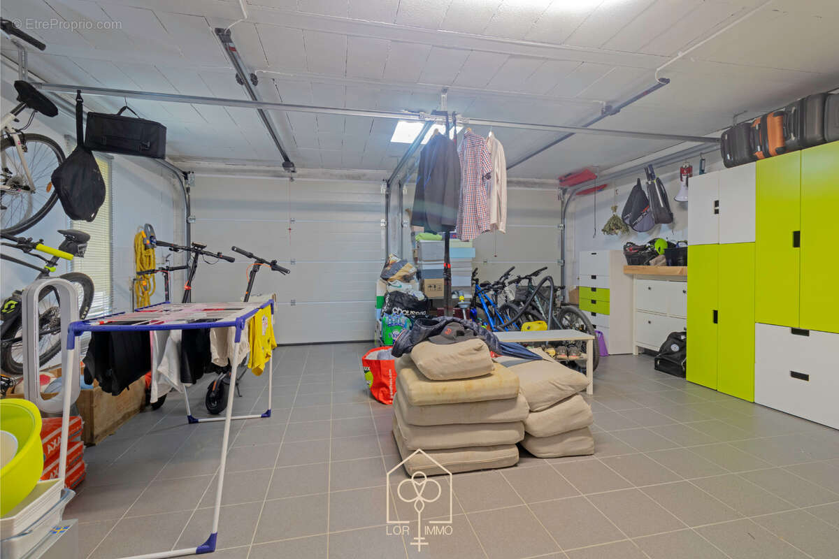 Maison à COIN-LES-CUVRY