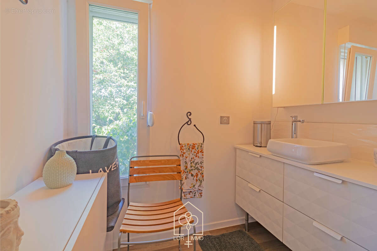 Maison à COIN-LES-CUVRY