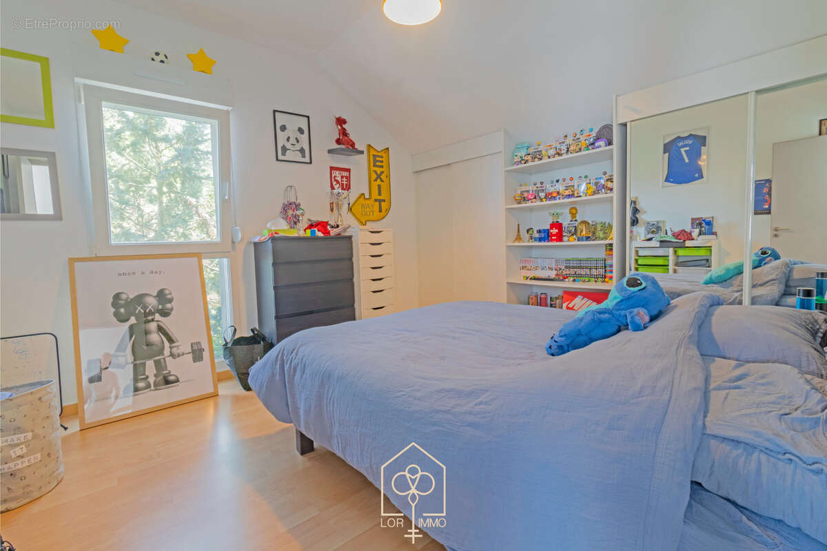 Maison à COIN-LES-CUVRY