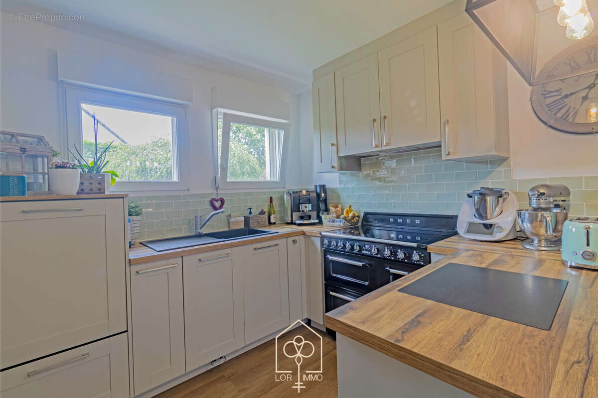 Maison à COIN-LES-CUVRY