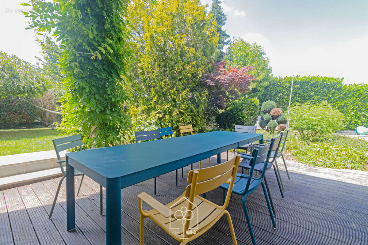 Maison à COIN-LES-CUVRY