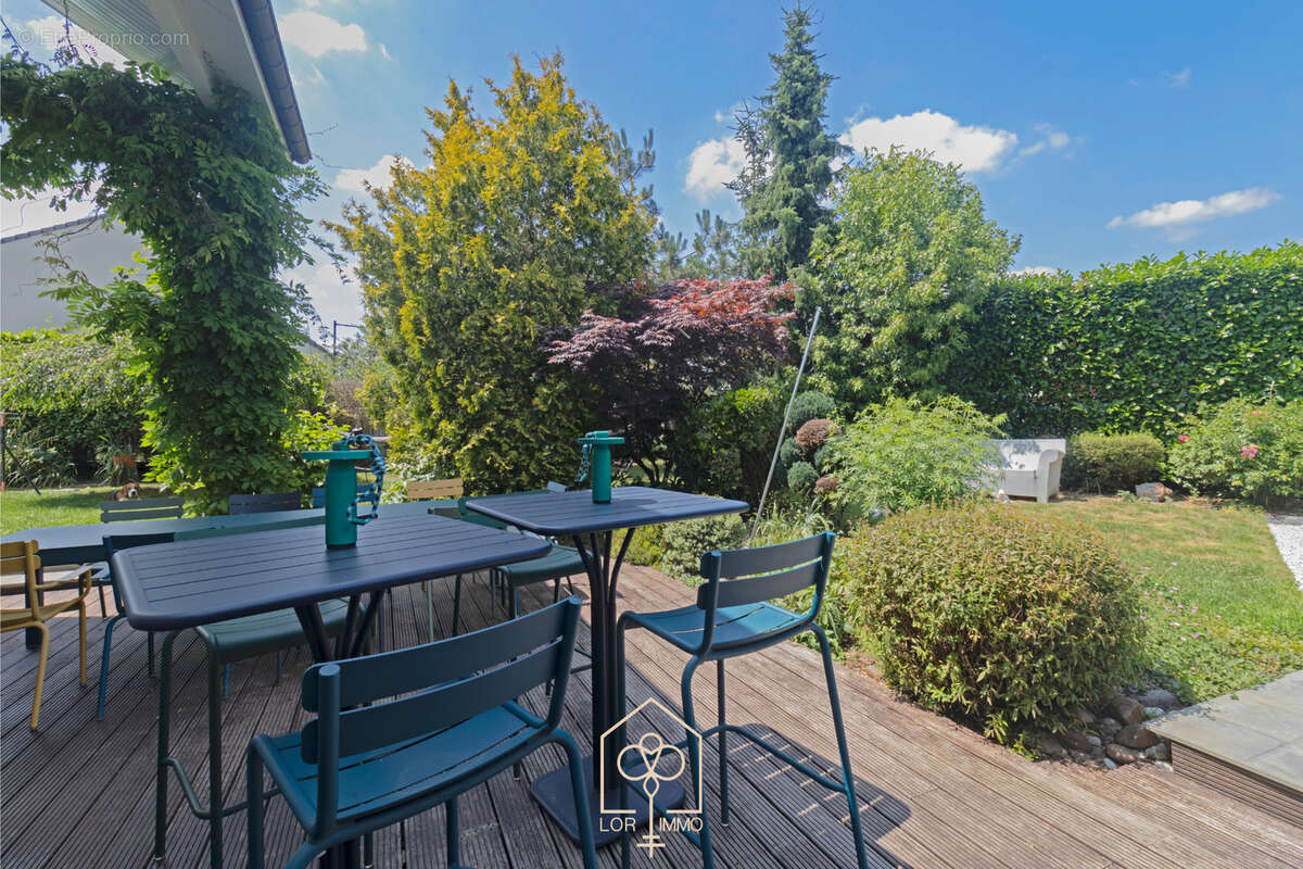 Maison à COIN-LES-CUVRY