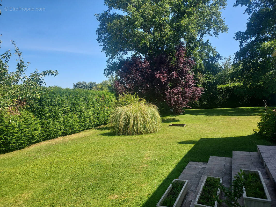 Maison à LIVILLIERS