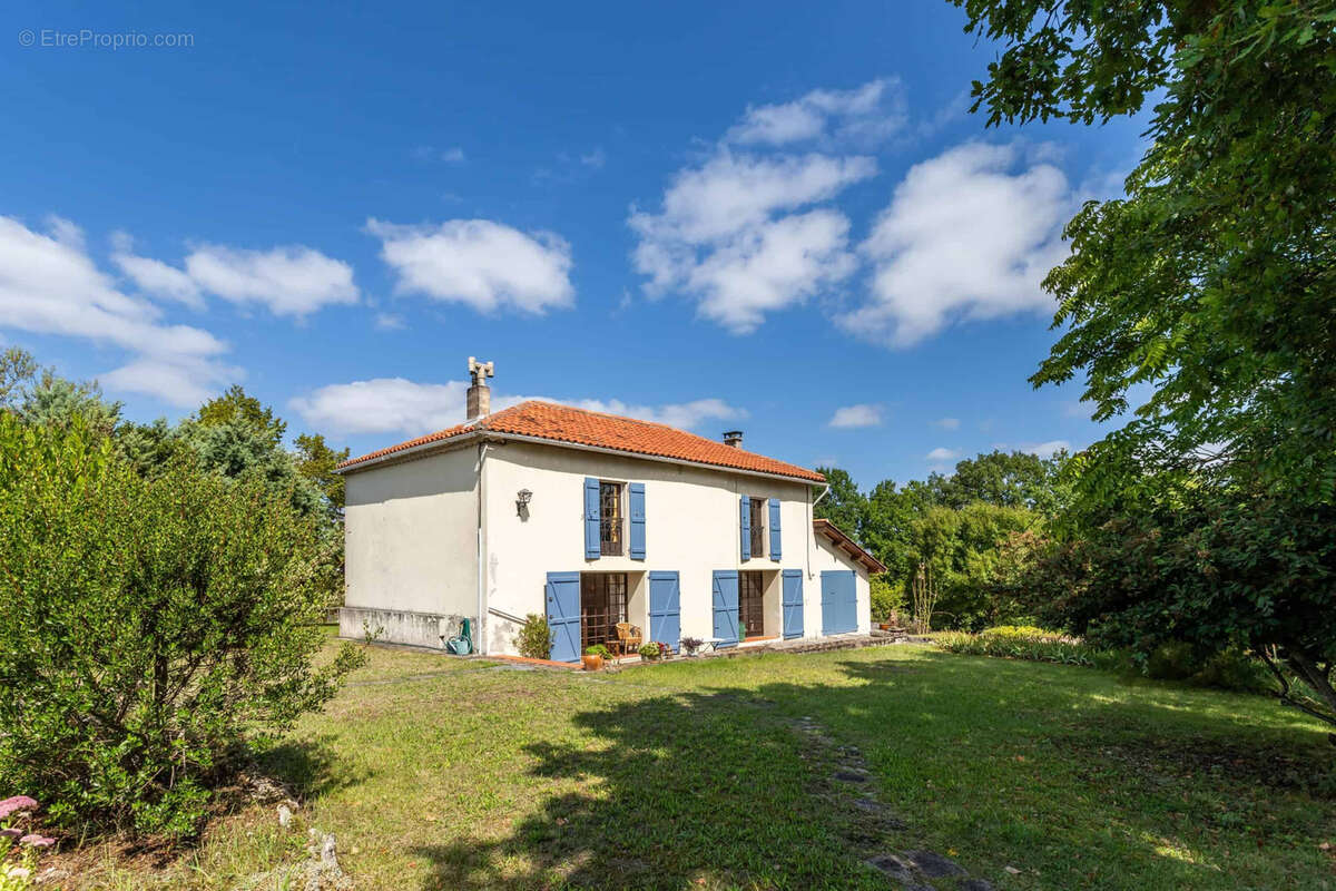 Maison à CASTELSAGRAT