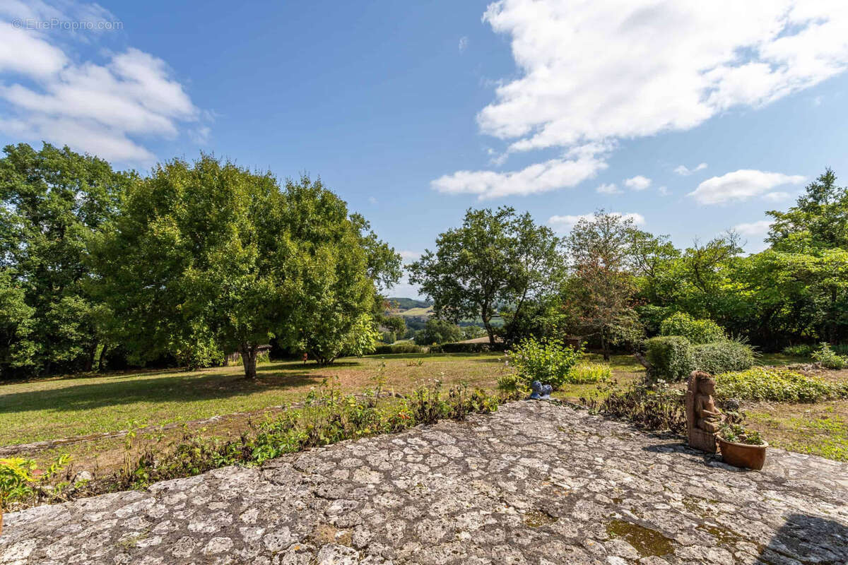 Maison à CASTELSAGRAT