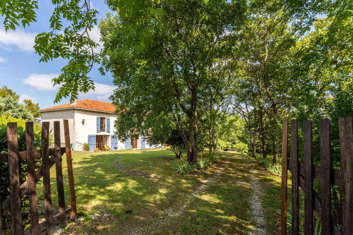 Maison à CASTELSAGRAT