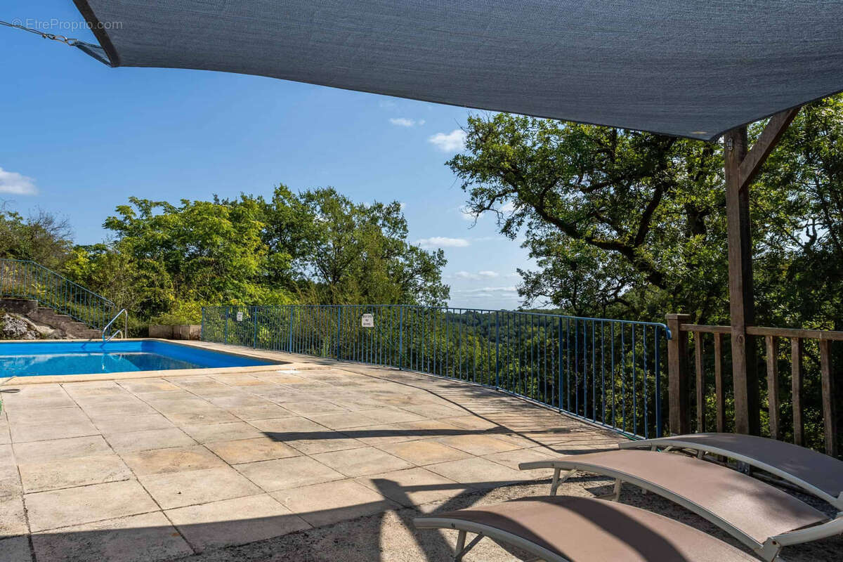 Maison à MONTAIGU-DE-QUERCY