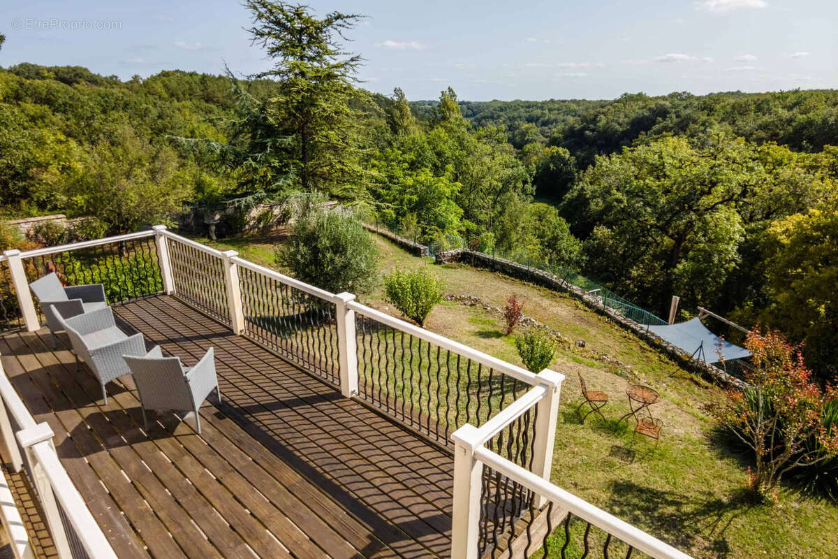 Maison à MONTAIGU-DE-QUERCY