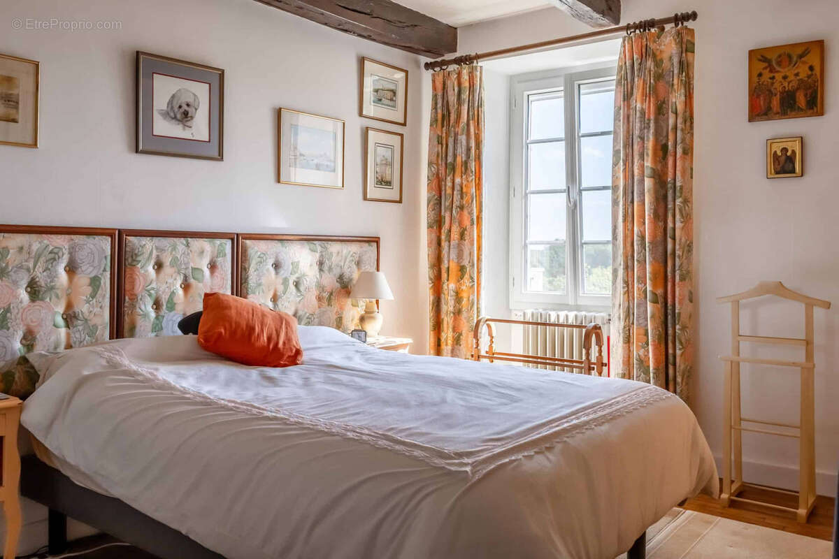 Maison à MONTAIGU-DE-QUERCY