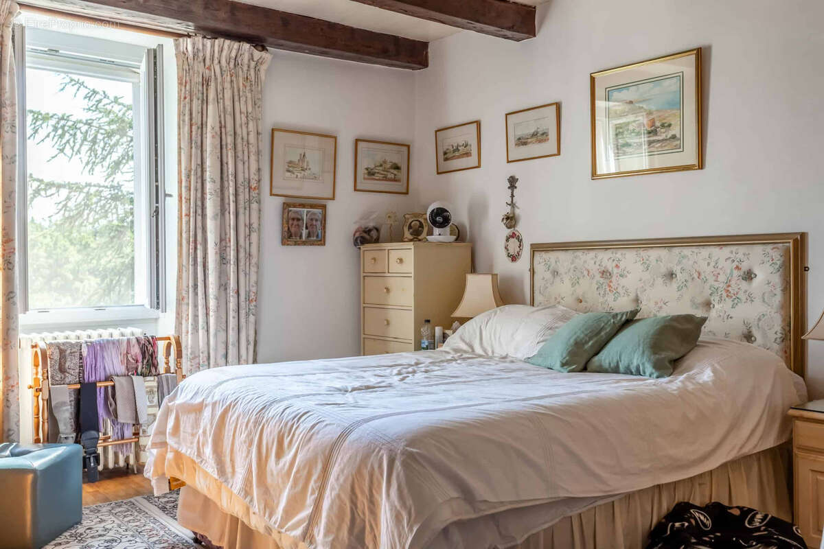 Maison à MONTAIGU-DE-QUERCY