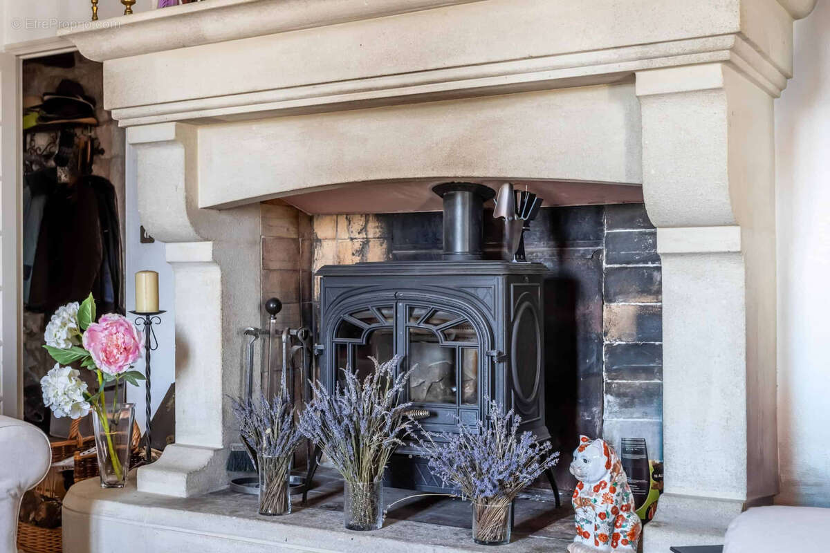 Maison à MONTAIGU-DE-QUERCY