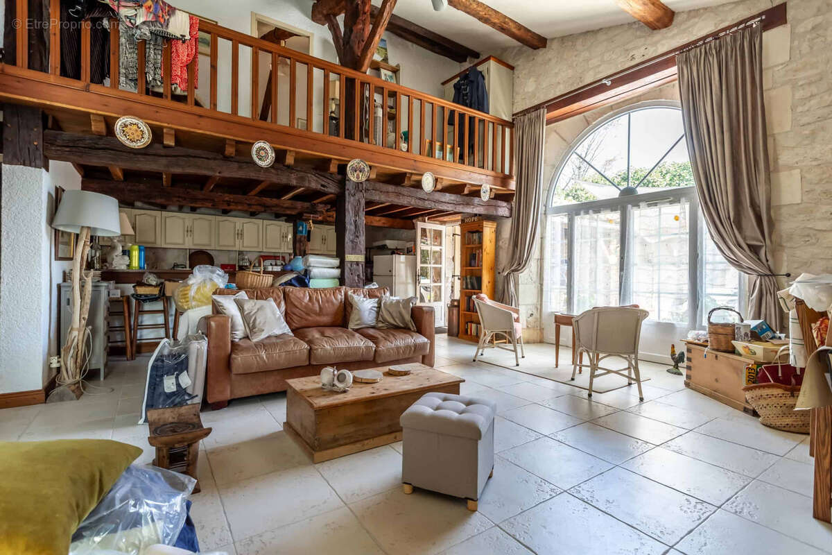 Maison à MONTAIGU-DE-QUERCY