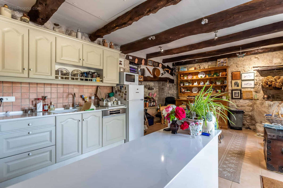 Maison à MONTAIGU-DE-QUERCY