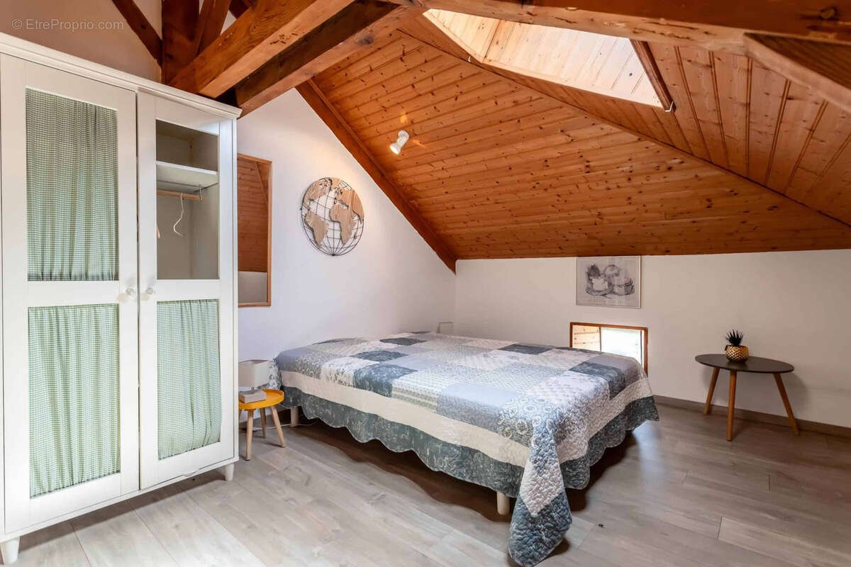 Maison à MONTAIGU-DE-QUERCY