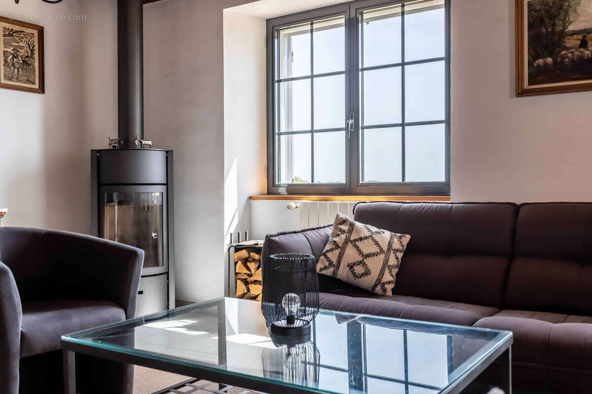 Maison à MONTAIGU-DE-QUERCY