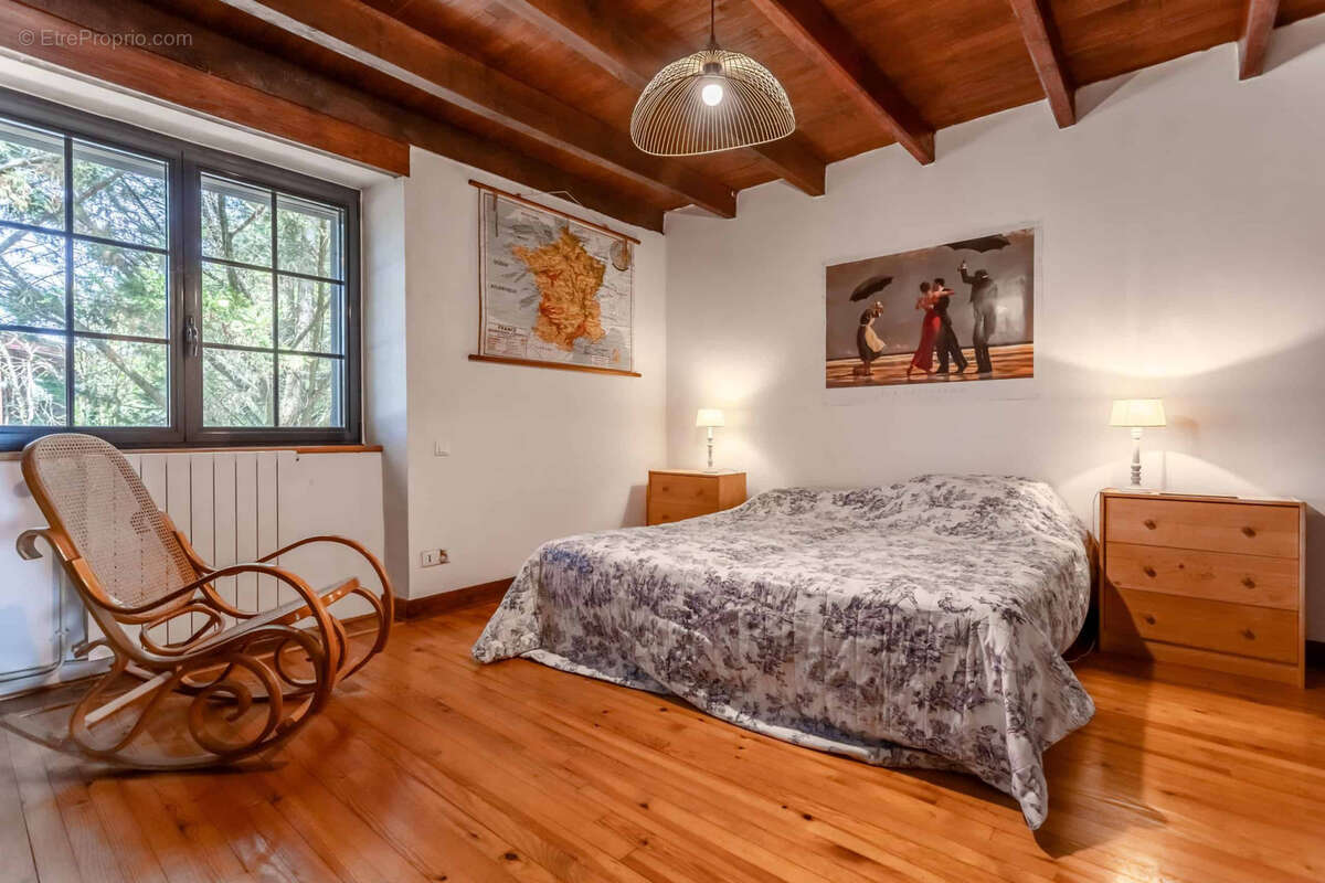 Maison à MONTAIGU-DE-QUERCY