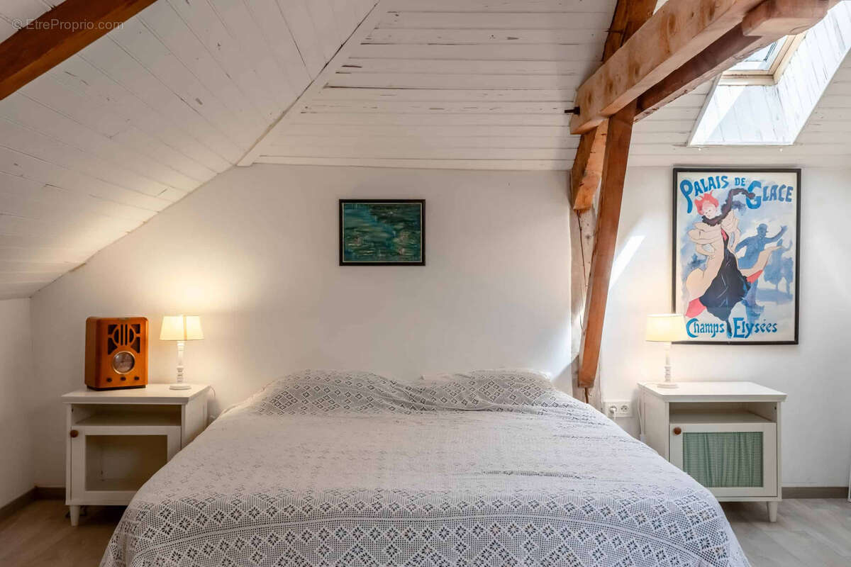 Maison à MONTAIGU-DE-QUERCY