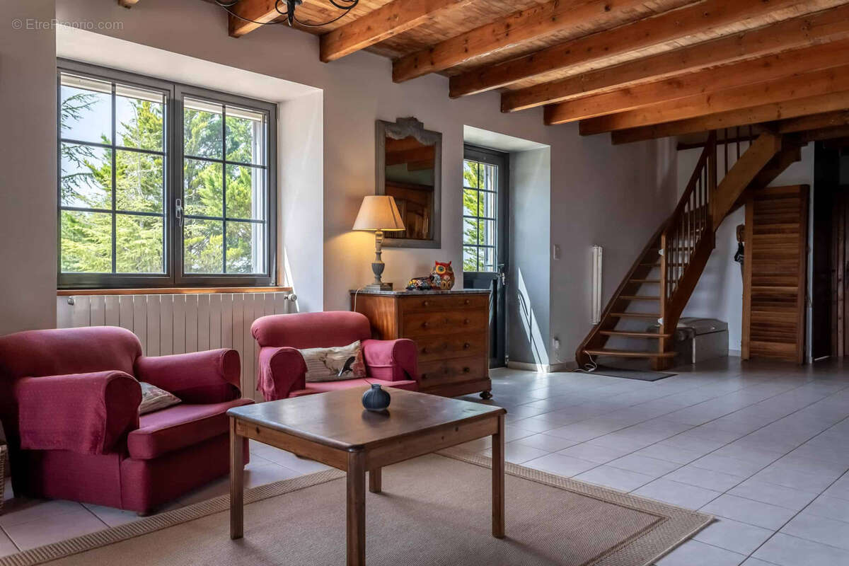 Maison à MONTAIGU-DE-QUERCY