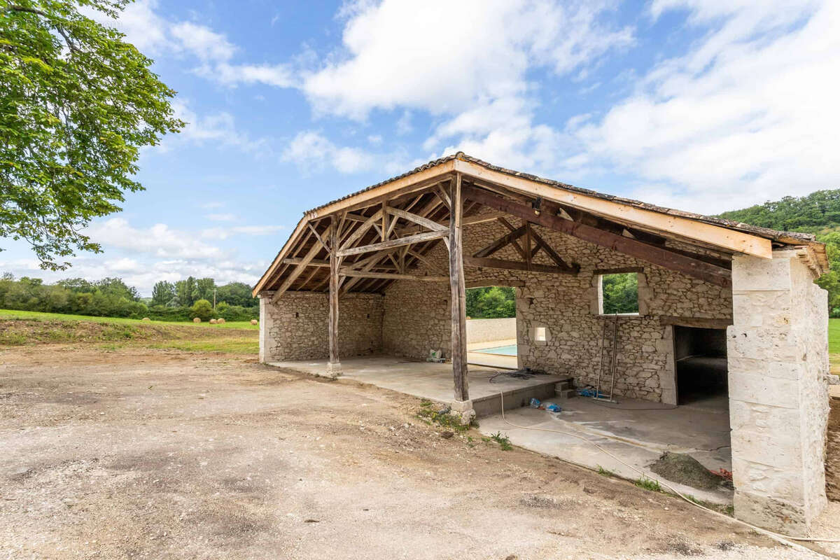 Maison à MONTAIGU-DE-QUERCY