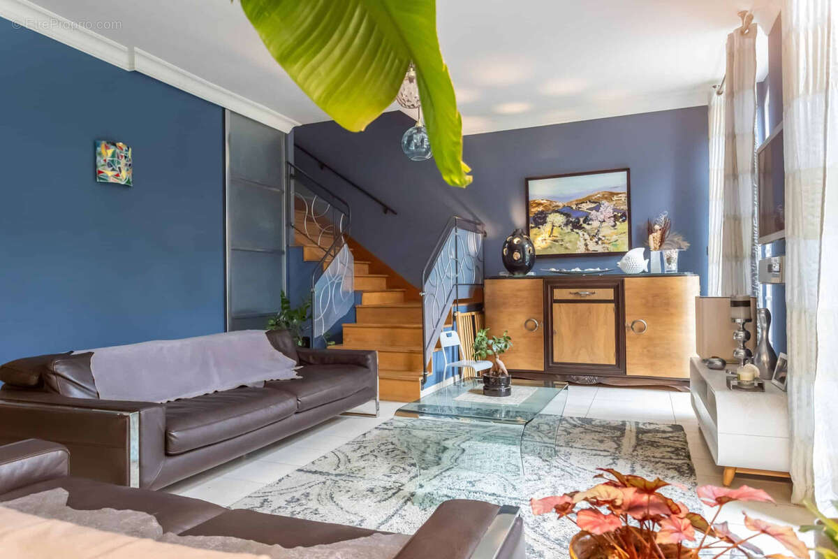 Maison à SAINT-NICOLAS-DE-LA-GRAVE