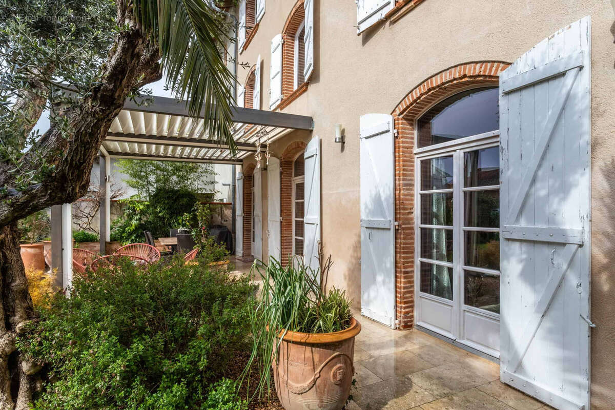 Maison à SAINT-NICOLAS-DE-LA-GRAVE